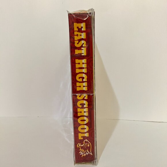 High School Musical East High Yearbook Playset Case with 4 Mini Dolls - Picture 10 of 16